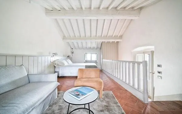 Unique Villa With Infinity Pool Inside Chianti Corti